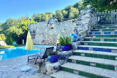 Image de Maison dans petite vallée tranquille
