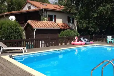 Image de Belle ferme charentaise individuelle avec grande piscine et vue dégagée
