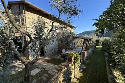 Image de Maison de Campagne à Buti avec 4 chambres à coucher, 8 couchages