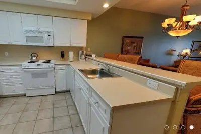 Image de Beachfront Condo on Hwy 98 across from Big Kahuna Waterpark!