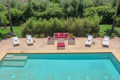Magnifique villa avec vue imprenable sur l'Atlas et à 15 minutes du centre.