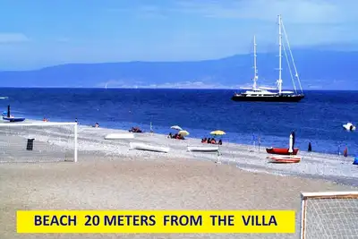 Single Villa 20meters from the Sea and/or for Thermal Cure near Taormina