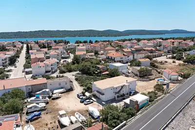 Image de Garçonnière avec le balcon Pirovac, Sibenik (As-13263-a)