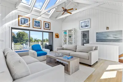 Image de Maison Montauk classique avec vue sur le golf