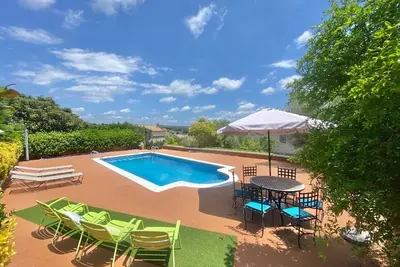 Club Villamar - Spacieuse villa indépendante authentique avec piscine privée, grand jardin et vue. . .
