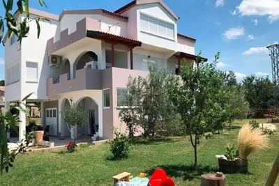 Image de Appartement à Radovin près de la plage