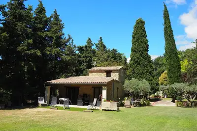 Image de Gîte de charme avec jardin privé, Bédarrides