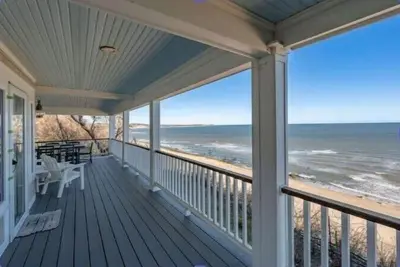 Image de Activités Gratuites tous les jours! Nouvelle inscription - 4bd Oceanfront Beach House - A / C, vue panoramique sur la baie de Cape Cod