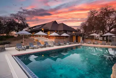Image de Charmant domaine isolé avec sauna et vues | 28 personnes, la cathédrale d'AvantStay