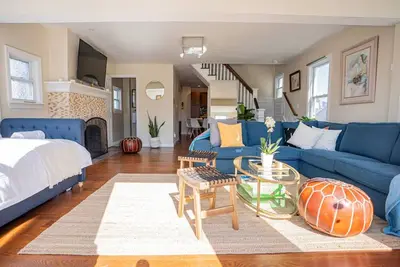 Image de Nouveau! 4br dans Ac Quiet Island + Central Location