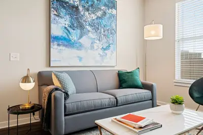 Image de Kasa | Dallas | Central 2bd/2ba Downtown Apartment