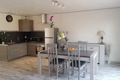 Image de Maison Neuve Face A La Plage Et A La FORĂŠT