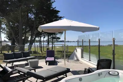 Image de Grande villa moderne, vue mer, avec Jacuzzi