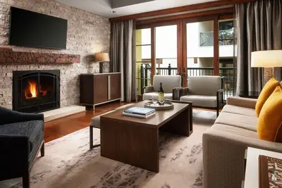 Image de Condo 3 chambres au Ritz Carlton 03 / 20-03 / 22 mars
