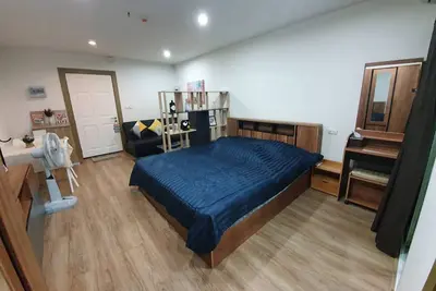 Chambre confortable (vue sur la piscine) Phuket en ville