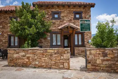 Image de Dans la maison Becea, vous pouvez profiter d'une grande terrasse avec barbecue et d'un petit patio avant