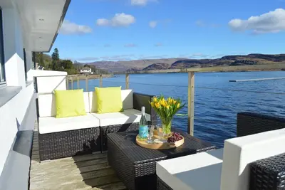 Image de Villa au bord de l'eau, emplacement en bord de mer avec balcon de 22 m, 5 salles de bains, 8 couchages