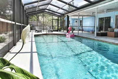 Image de Nouveau paradis côtier / 10km à la plage / piscine chauffée / 12 couchages!