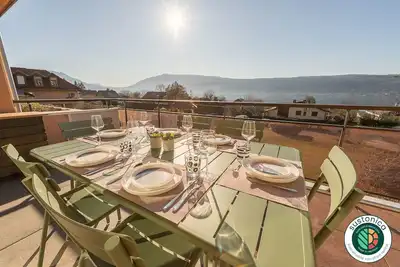 Image de Veyrier - La Brune, Duplex 4* vue lac et plage