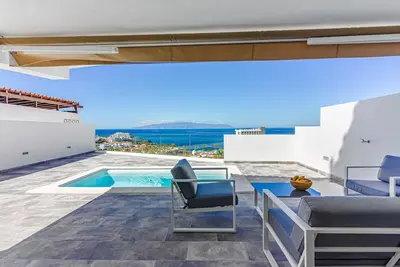 Magnificent Bungalow with panoramic views and private pool.