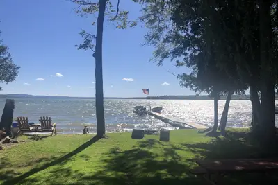 Image de One-bedroom cabin on Lake Leelanau. Sunset view. Pet considered.