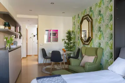 Image de Cozy studio overlooking Pedro Zerolo Square