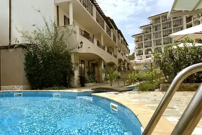 Image de Appartement dans un hôtel 4 * et complexe Spar \"The Cliff\" à 100m de la plage