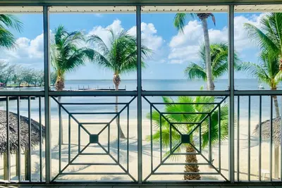 Image de Serenity and Sunsets-Kai-Aah a 2Bed / 2 Bath Beachfront Condo in Kaibo, Cayman Kai