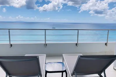 Elegant 1br Condo with Ocean View in Blue Mall Residence