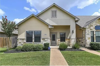 Image de Maison de ville à 9 minutes du Texas A&M