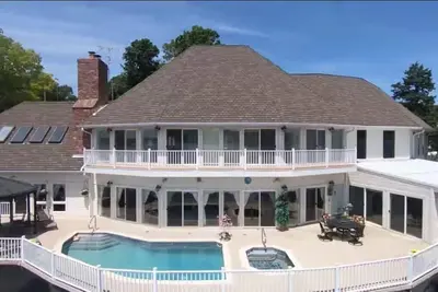 Image de Nouvelle liste! Incroyable Lakefront Home w / piscine privée HotTub Dock & vues panoramiques