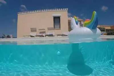 Villa panoramique avec piscine