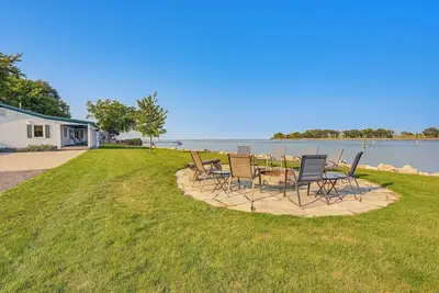 Image de Nouveau! Charmante maison de Bay City avec quai et lancement de bateau!