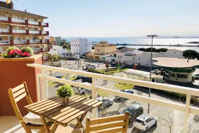 Image de Appartement à Roses avec vue sur mer