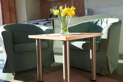 Image de Appartement entre LĂĽbeck et Ratzeburg: balcon, WiFi, directement sur le canal Elbe-LĂĽbeck