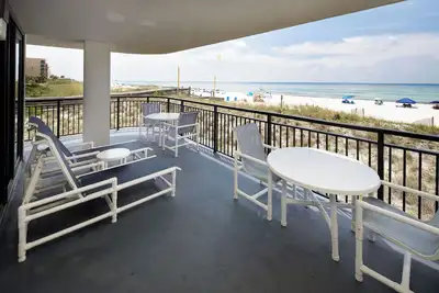 Image de Locations de vacances abordables avec une vue d'un million de dollars.
