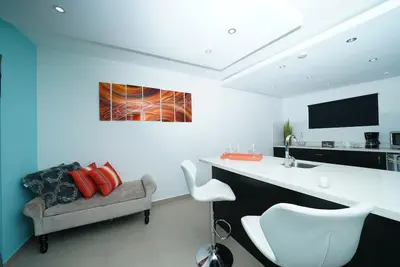 Image de Isla Verde Beach-Dreamy, Beautiful & Modern Apartment! Pet Friendly (Free)\n