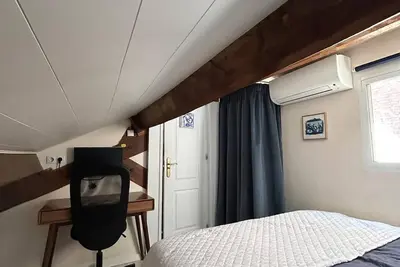 Image de “La Pincelada” Private Attic Apartment with Bathroom and Kitchen