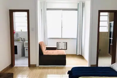 Image de Capricious Studio dans l'artère principale de la Copa