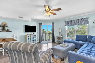 Image de Dolphy Daze: 3 Br / 2. 5 condo Ba Ă Oak Island, pour 8 personnes
