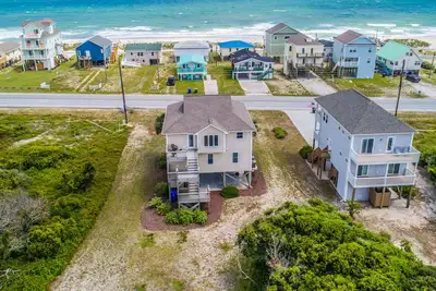 Image de Pelican Palms: 4 Br / 3 Ba maison à North Topsail Beach, 9 couchages