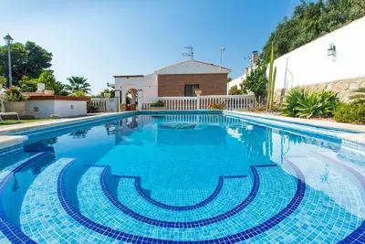 Image de Belle maison de vacances privée avec Wifi, piscine privée, climatisation, Tv, terrasse, parking
