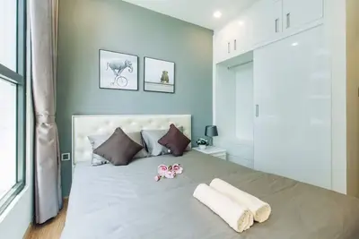 Image de Rosy 2 Br - King bed-Luxury Apt #Green Bay Hanoi