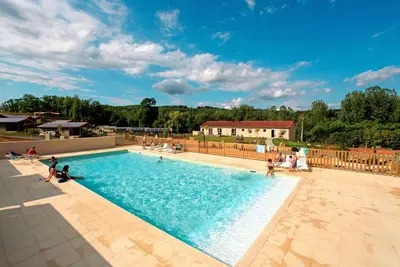 Image de Bel appartement dans une maison de vacances avec Wifi, piscine, Tv, terrasse, animaux admis, parking