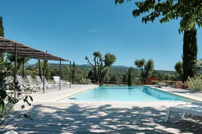 Image de Agréable appartement dans une maison de vacances avec Wifi, piscine, Tv, patio et parking