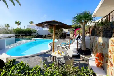 Image de Wonderful Puerto Del Carmen Villa | Central Location | Villa Cilla | Sea views | Large Pool Area | Lanzarote