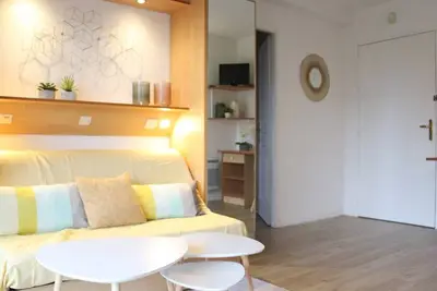 Image de Appartement 2 pièces avec balcon, parking, piscine et ménage inclus - La Rochelle