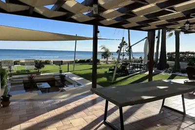 Image de Nala Beachfront Villa avec jacuzzi, 4 chambres