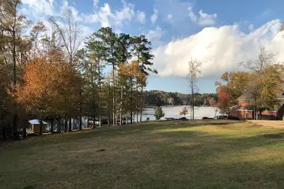 Image de Retraite Lake House! | Près de ~ Marina / Restaurants / Épicerie | Détente / Poisson / Bateau / Nothin