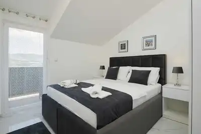 Image de Belle vue mer apt apt pour 2 + 1, plage à 250 m